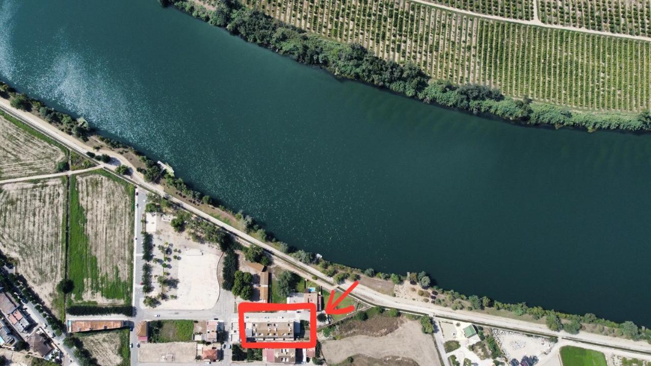 Duplex Rio Ebro Lejlighed Deltebre Eksteriør billede